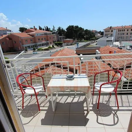 Rooms And Apartments Robert Pensionat 3*