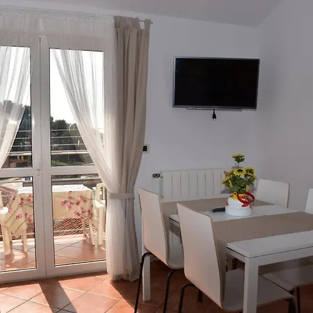 Guest house Rooms And Apartments Robert