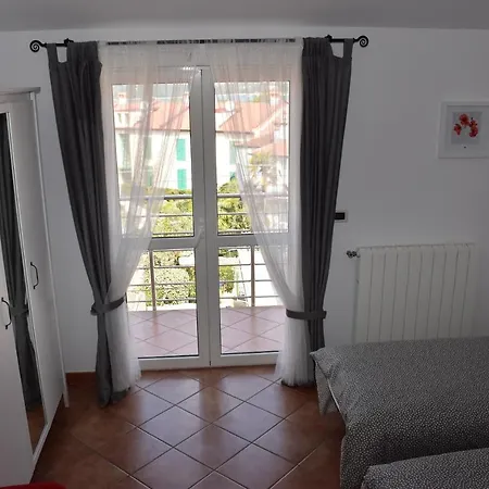 Rooms And Apartments Robert 3*