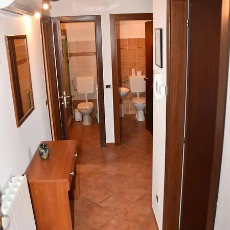 Gostinjska kuća Rooms And Apartments Robert