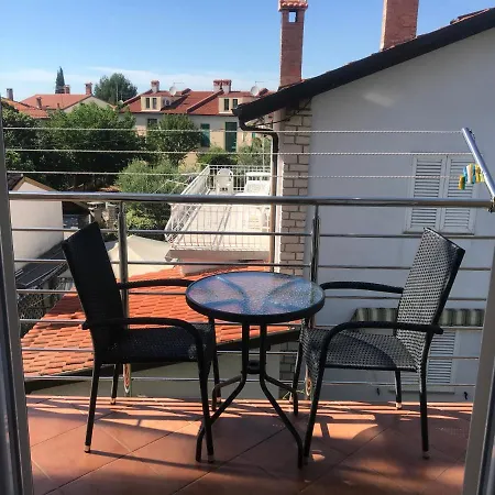 Rooms And Apartments Robert