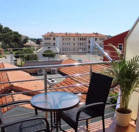 Guest house Rooms And Apartments Robert 3*