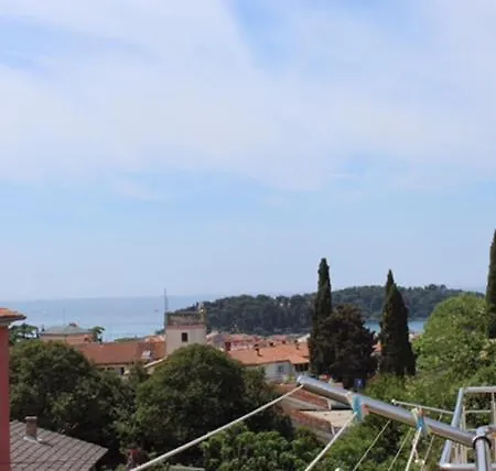 Rooms And Apartments Robert Guest house 3*