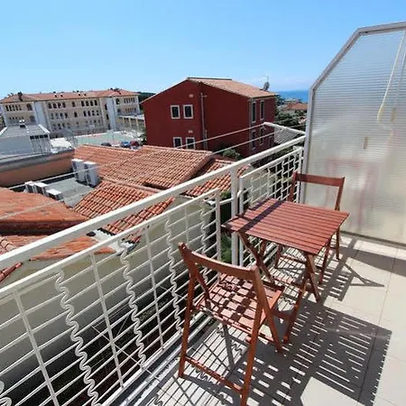 Rooms And Apartments Robert