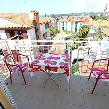 Rooms And Apartments Robert 3*